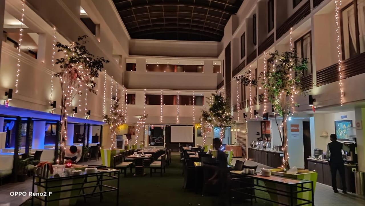Citrus Hotel Lonavala Exterior photo