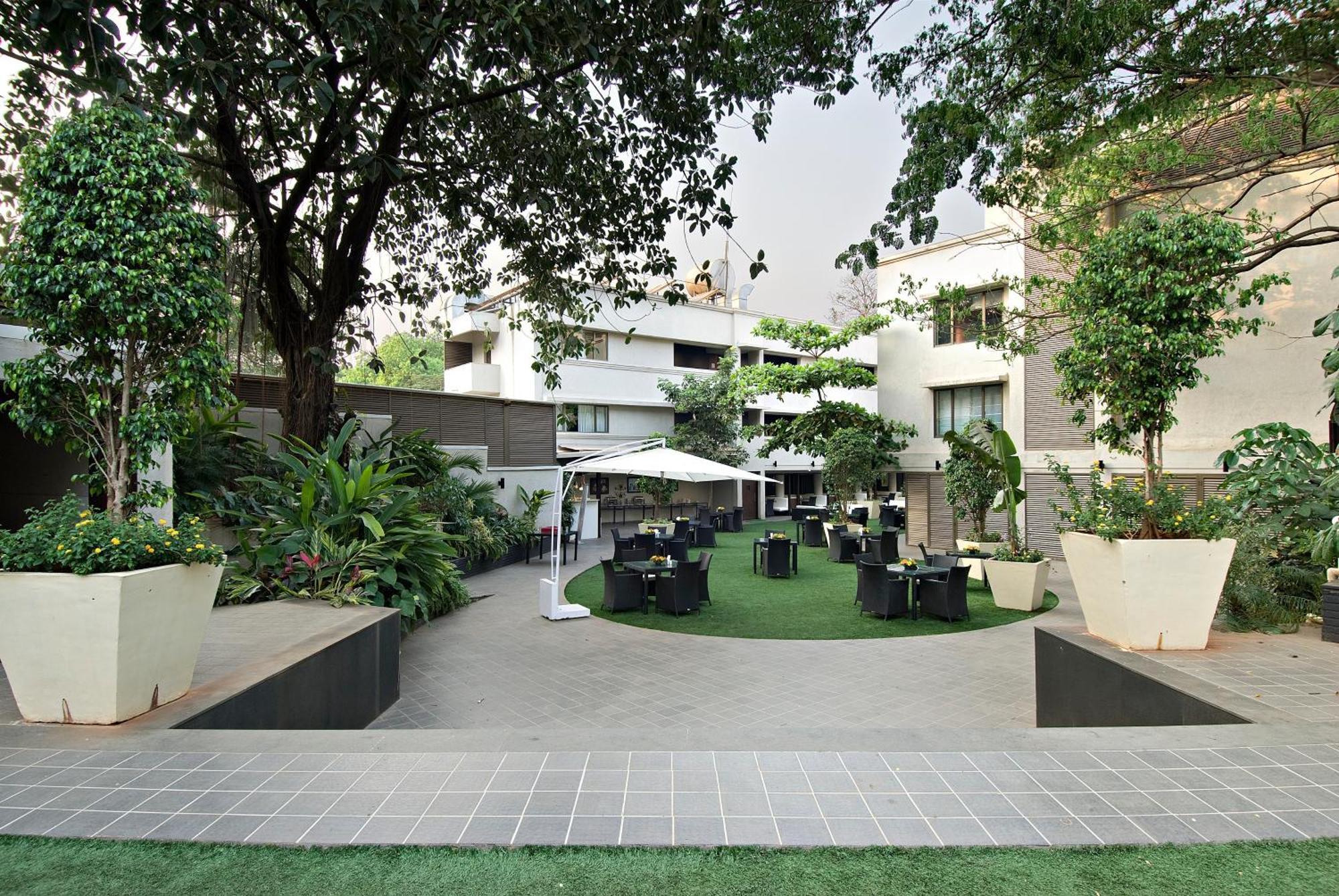 Citrus Hotel Lonavala Exterior photo