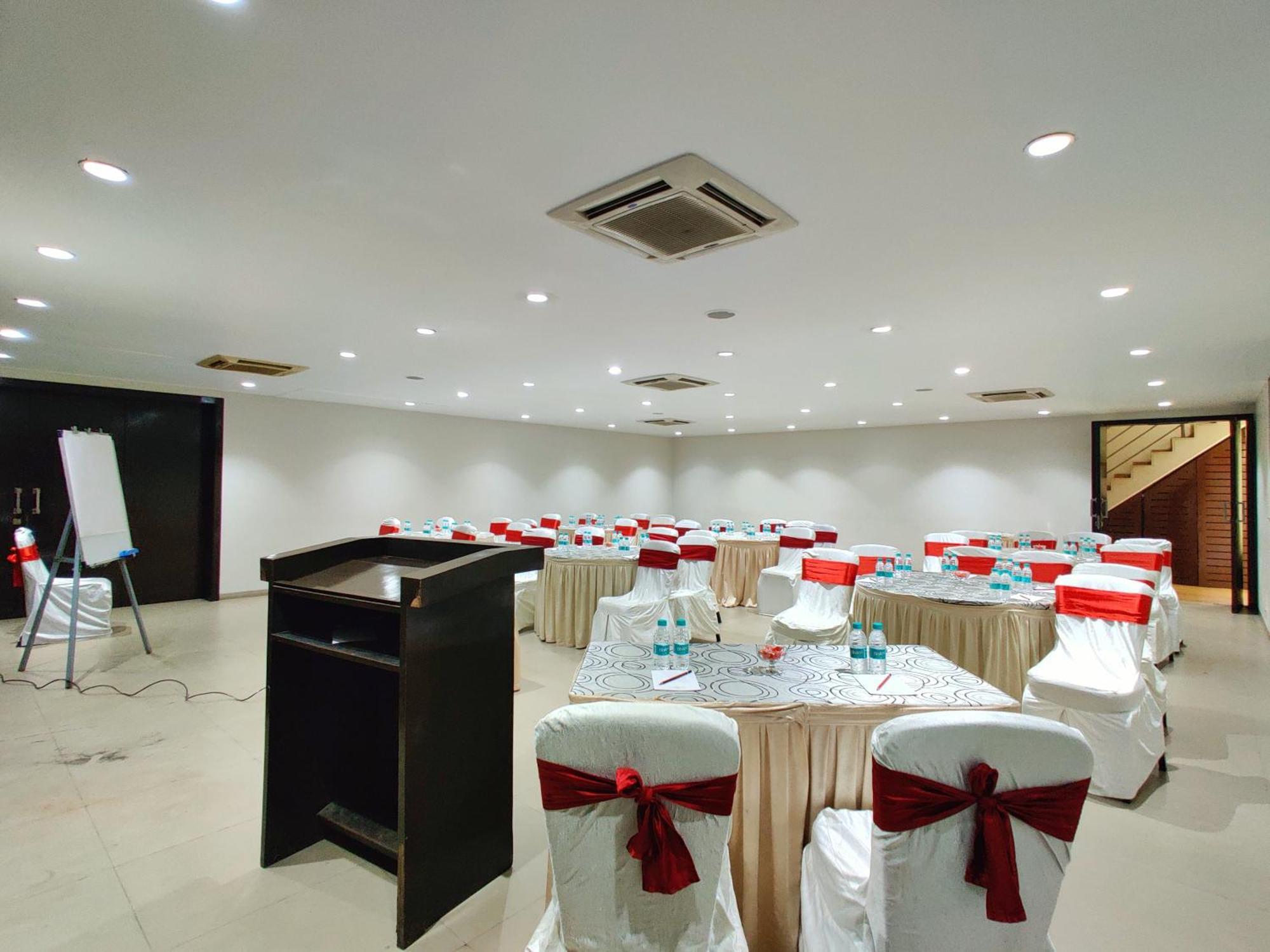 Citrus Hotel Lonavala Exterior photo