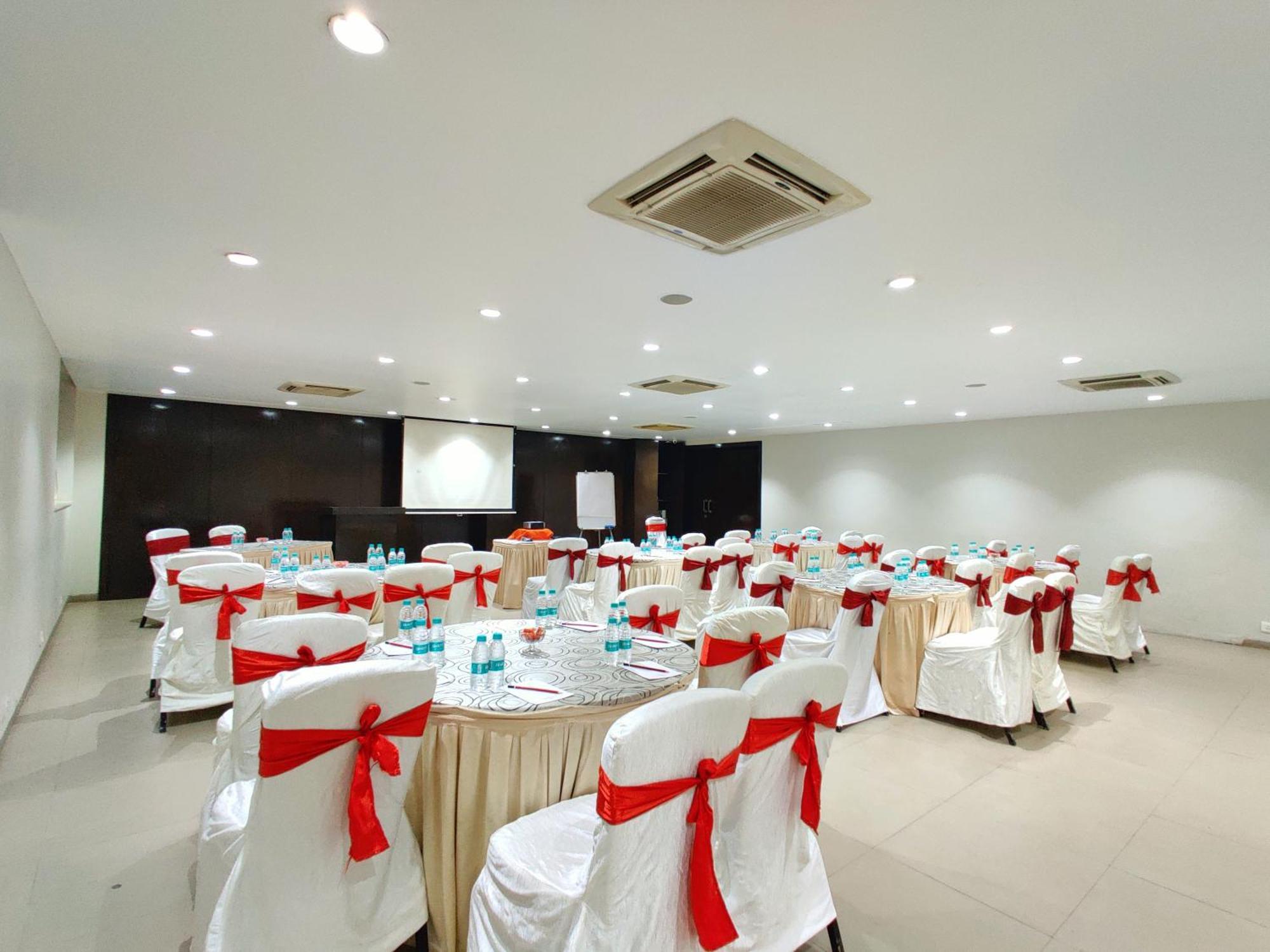 Citrus Hotel Lonavala Exterior photo