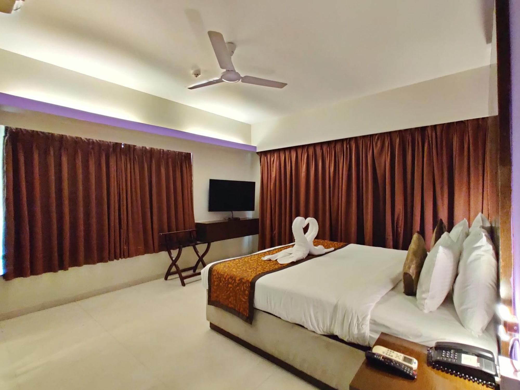 Citrus Hotel Lonavala Exterior photo
