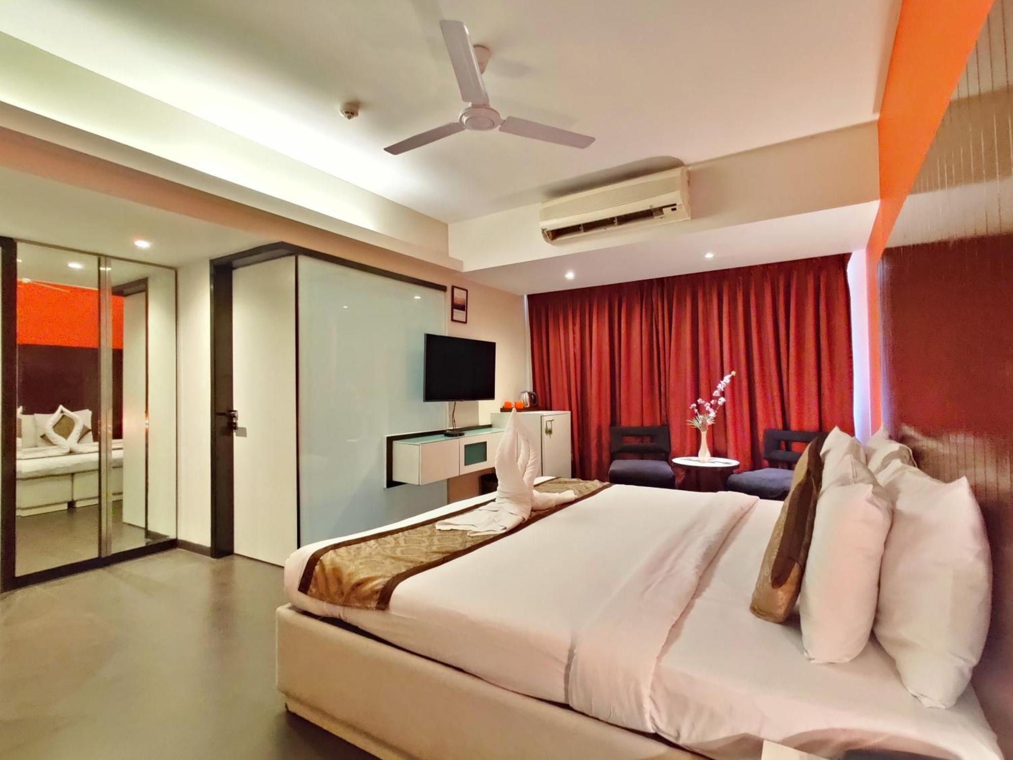 Citrus Hotel Lonavala Exterior photo